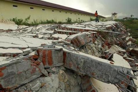  GEMPA SUMBAR: Satu Orang Tewas Tertimpa Bangunan